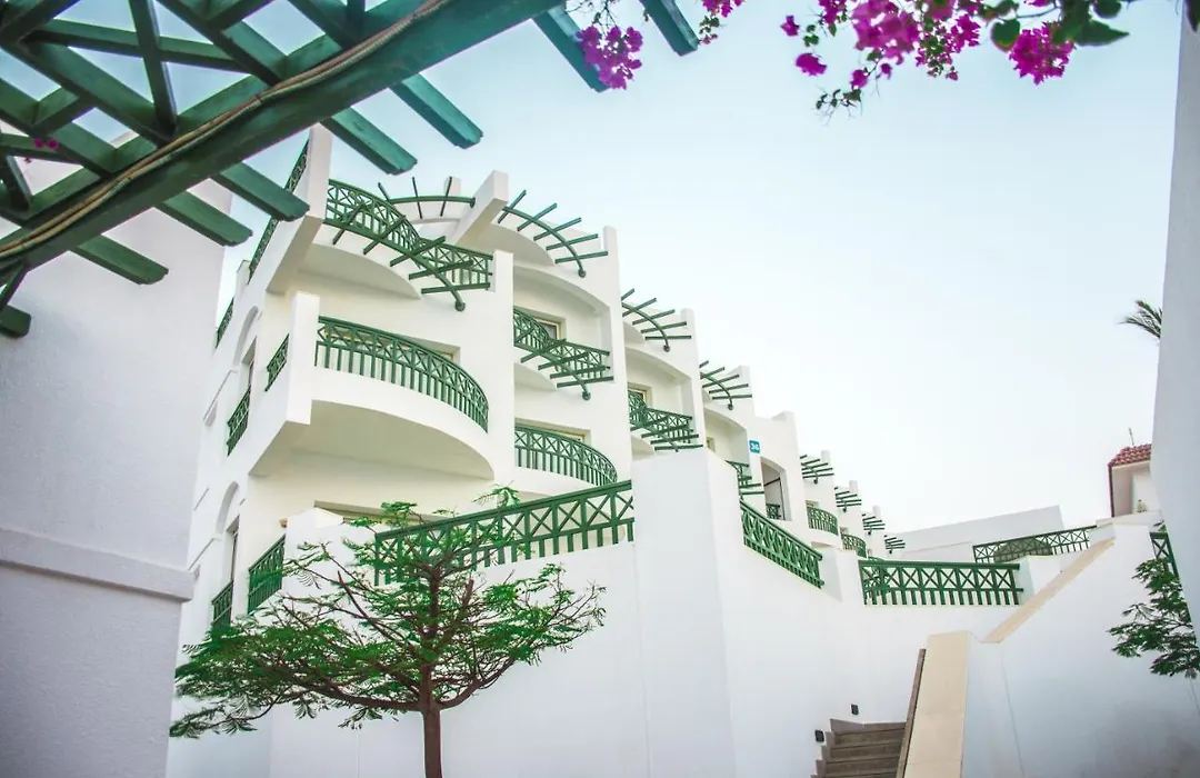 Coral Beach Resort Montazah (Adults Only)-1